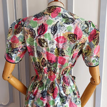 Laden Sie das Bild in den Galerie-Viewer, 1940s - FAVORITA - Rare Stunning Front Zip Dress - W25 to 39 (64 to 100cm)
