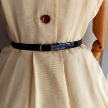 Cargar imagen en el visor de la galería, 1950s - Spectacular Hand Embroidered Vanilla Dress - W28 (72cm)
