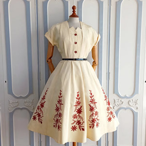 1950s - Spectacular Hand Embroidered Vanilla Dress - W28 (72cm)