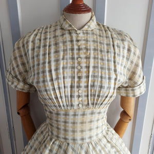 1940s 1950s - Lovely Peter Pan Collar Cream Vanilla Dress - W26 (66cm)