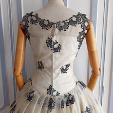 Charger l&#39;image dans la galerie, 1950s - Spectacular French Silk Sheer Dress - W27.5 (70cm)
