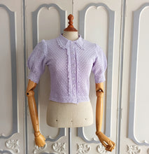 Charger l&#39;image dans la galerie, 1930s 1940s - Adorable Lavender Handmade Knit Blouse - S
