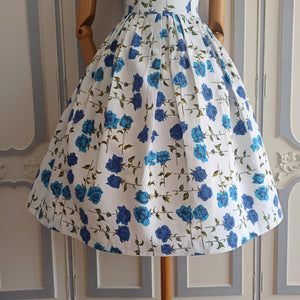 1950s - Renaitre, Paris - Stunning Blue Roses Dress - W27.5 (70cm)