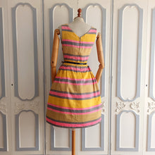 Laden Sie das Bild in den Galerie-Viewer, 1960s - Super Cute Colorful Bolero Dress - W27.5 (70cm)
