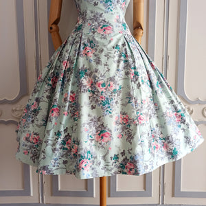 1950s  - Berliner Modell - Outstanding Mint Green Rosesprint Dress - W27 (68cm)