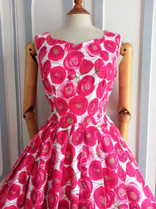 1950s  - Spectacular Poppies Textured Cotton Dress - W27 (68cm)