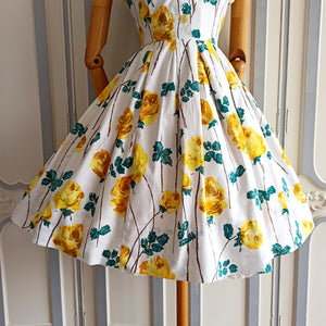 1950s 1960s - Stunning Yellow Roses Cotton Dress - W27.5 (70cm)