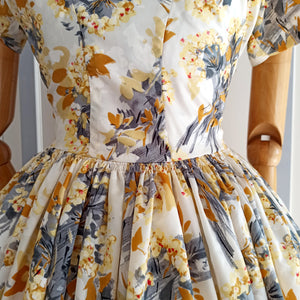 1950s 1960s - Gorgeous Floral Dress - W27 (68cm)