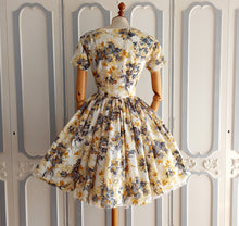 Charger l&#39;image dans la galerie, 1950s 1960s - Gorgeous Floral Dress - W27 (68cm)
