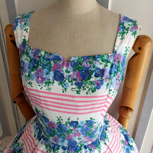 1950s - Stunning Floral Stripes Cotton Dress - W31.5 (80cm)