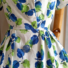 Cargar imagen en el visor de la galería, 1950s - Gorgeous Parisien Leaves Dress - W27.5 (70cm)

