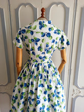Cargar imagen en el visor de la galería, 1950s - Gorgeous Parisien Leaves Dress - W27.5 (70cm)
