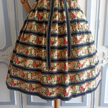 Laden Sie das Bild in den Galerie-Viewer, 1940s 1950s - Fabulous Front Zipper Cotton Dress - W31 (78cm)

