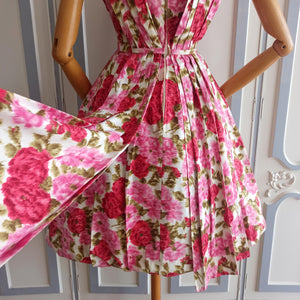1950s 1960s - Stunning Back Tails Roseprint Dress - W25 (64cm)