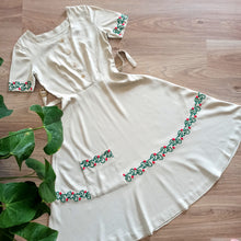 Load image into Gallery viewer, 1940s - Delicious Hand Embroidered Gab Rayon Dress - W25 (64cm)
