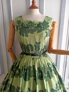 1950s - St. Michael, UK - Stunning Green Floral Dress - W29 (74cm)