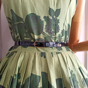 1950s - St. Michael, UK - Stunning Green Floral Dress - W29 (74cm)