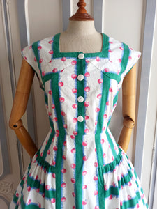 1950s - Adorable Raspberries Cotton Dress - W31 (78cm)