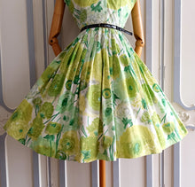 Load image into Gallery viewer, 1950s - Spectacular Green Floral Cotton Dress - W27 (68cm)
