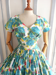1950s - Peggy Page, London - Stunning Green & Red Roses Dress - W29 (74cm)