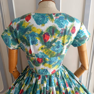 1950s - Peggy Page, London - Stunning Green & Red Roses Dress - W29 (74cm)