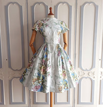 Load image into Gallery viewer, 1950s - Exquisite French Floral Novelty Dress - W27 (68cm)
