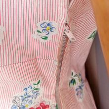 Cargar imagen en el visor de la galería, 1940s 1950s - Adorable Floral Droped Skirt Dress - W29 (74cm)

