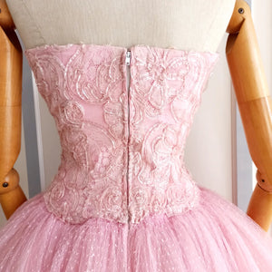 1950s - Stunning Sweetheart Neckline Pink Prom Dress - W24/26 (64/66cm)