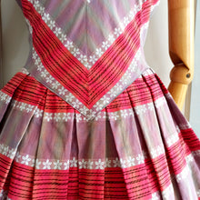 Load image into Gallery viewer, 1950s - Gorgeous Shadow Colors Cotton Day Dress - W29 (74cm)
