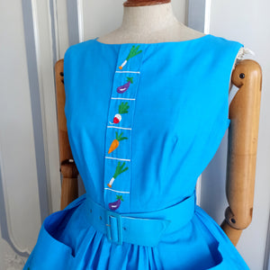 1950s 1960s - Marie Bonheur, Paris - Adorable Veggie Embroidery Dress - W26 (66cm)