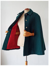 Load image into Gallery viewer, 1950s 1960s - AIMÉE COUTURE, France - Gorgeous Green Wool Cape
