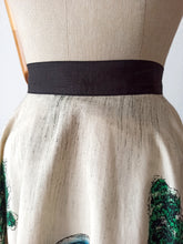 Laden Sie das Bild in den Galerie-Viewer, 1950s - MITLA, Mexico - Fabulous Fiesta Gitana Hand-Printed Full Circle Skirt
