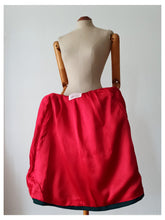 Load image into Gallery viewer, 1950s 1960s - AIMÉE COUTURE, France - Gorgeous Green Wool Cape
