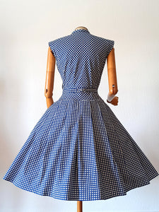 1950s - Lovely Buckle Back Blue White Cotton Dress - W28 (72cm)