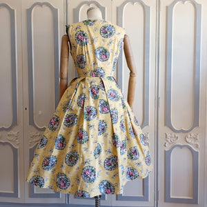1950s - Sweet Cream Romantic Novelty Print Cotton Dress - W28 (71cm)