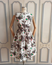 Cargar imagen en el visor de la galería, 1950s - Tiger - Gorgeous Floral Rayon Dress - W25 (64cm)
