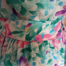 Laden Sie das Bild in den Galerie-Viewer, VTG Does 40s - Gorgeous Abstract Floral Dress - W26 (66cm)
