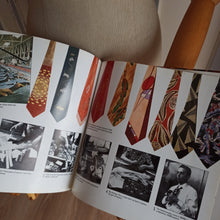 Laden Sie das Bild in den Galerie-Viewer, ABBEVILLE - Fit to Be Tied - Vintage Ties of the 40s &amp; 50s Book
