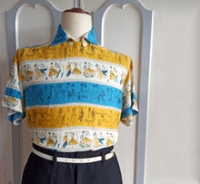 Laden Sie das Bild in den Galerie-Viewer, 1950s - MONACO - Rock &amp; Roll Novelty Print Casino Rayon Shirt - Sz. Large
