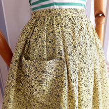 Load image into Gallery viewer, 1950s - Gorgeous Yellow Floral Print Pocket Cotton Skirt - W29 (74cm)
