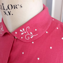 Load image into Gallery viewer, 1940s - Gorgeous Embroidery Magenta Blouse
