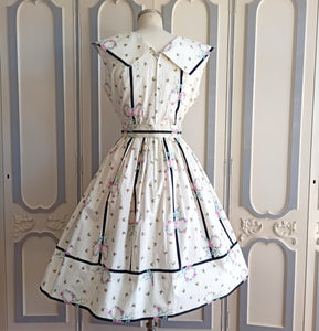 1950s - Lovely Rose Floral Cotton Dress - W30 (76cm)