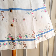 Load image into Gallery viewer, 1950s - Gorgeous Rose Floral Butterflies Cotton Dress - W27 (68cm)
