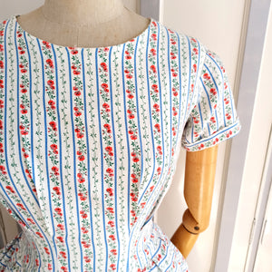 1950s - Lovely & Sweet Floral Print Cotton Dress - W27.5 (70cm)