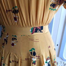 Load image into Gallery viewer, 1930s 1940s - Glorious Rayon Silk Dress - W24 (62cm)
