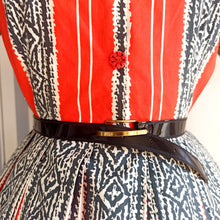 Cargar imagen en el visor de la galería, 1950s - Stunning Red Shawl Collar Cotton Dress - W28.5 (72cm)
