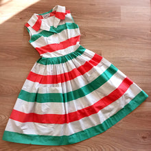 Carica l&#39;immagine nel visualizzatore di Gallery, 1950s - Miss California, USA - Massive Pockets Cotton Dress - W26 (66cm)
