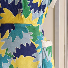 Laden Sie das Bild in den Galerie-Viewer, 1940s - Gorgeous Abstract Cotton Dress - W32 (82cm)

