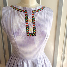 Laden Sie das Bild in den Galerie-Viewer, 1950s 1960s - Adorable Lavender Vichy Cotton Dress - W27.5 (70cm)
