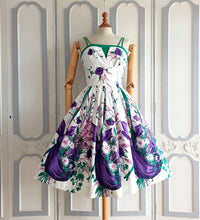 Laden Sie das Bild in den Galerie-Viewer, 1950s - SAMBO FASHIONS - Spectacular Novelty Dress - W27 (68cm)
